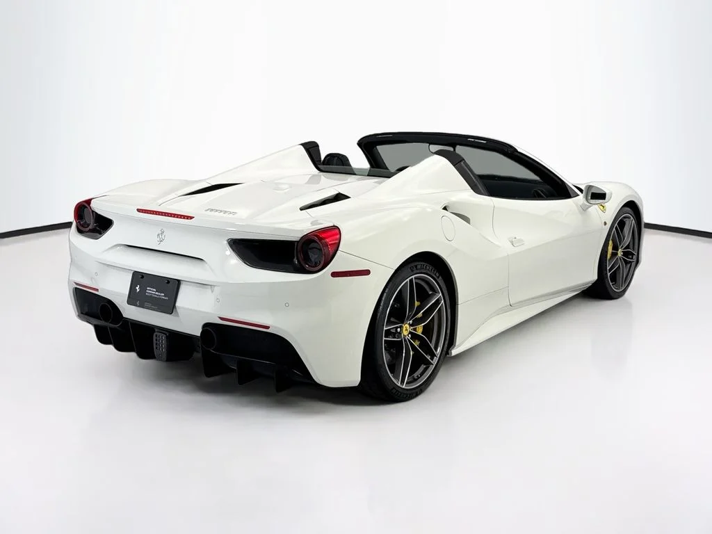 Used 2018 Bianco Avus Ferrari Base image 5