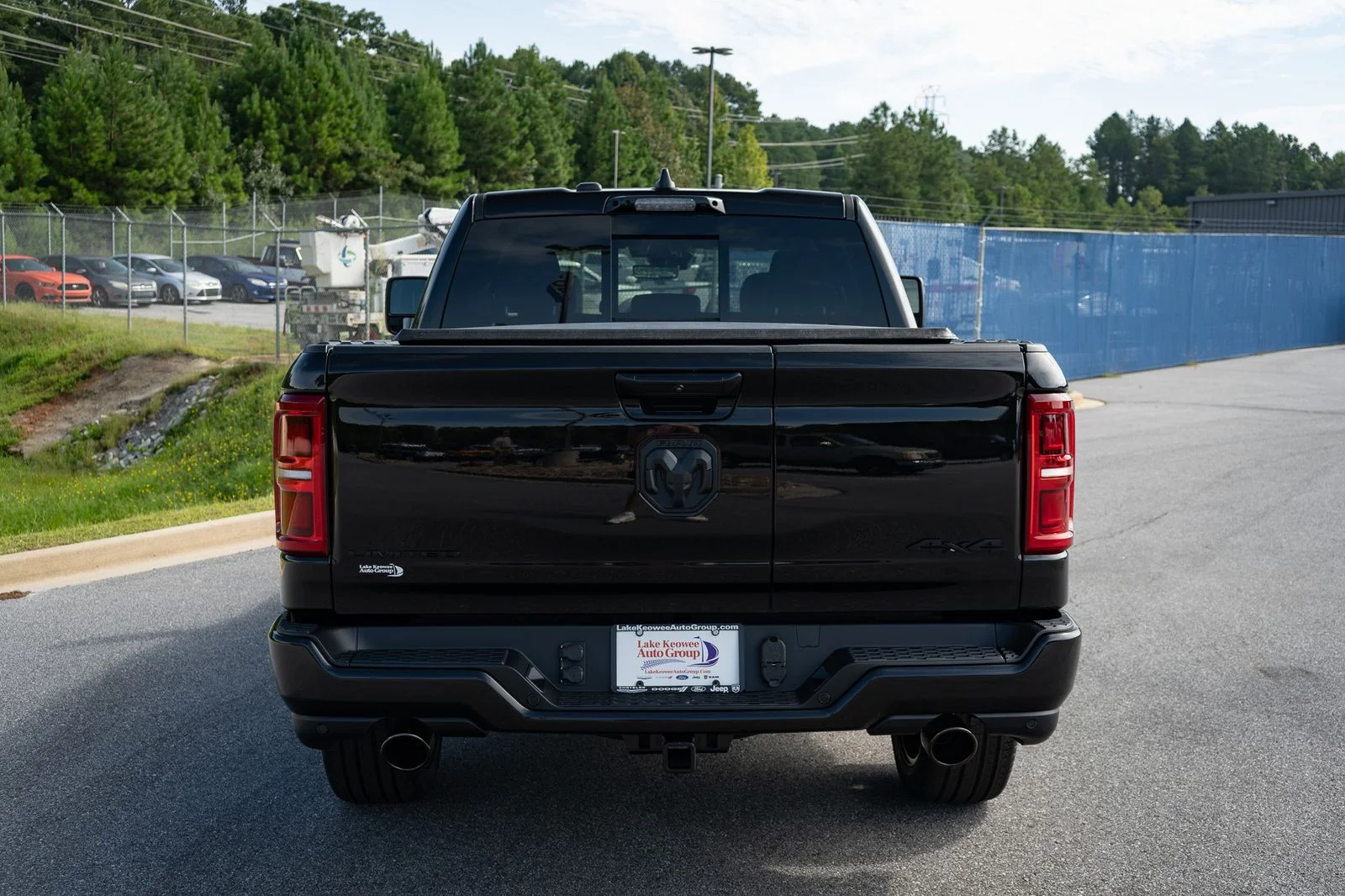 New 2026 Diamond Black Crystal Pearl-Coat Exterior Paint RAM Limited image 17