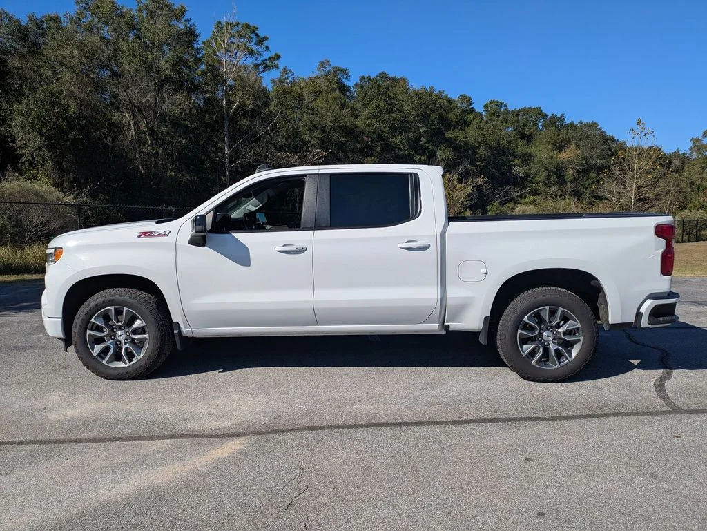 Used 2024 White Chevrolet RST image 2