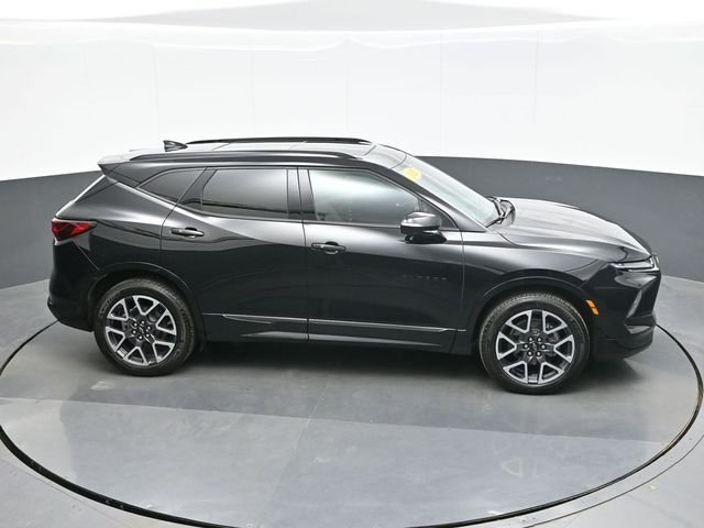 Used 2025 Black Chevrolet RS image 16