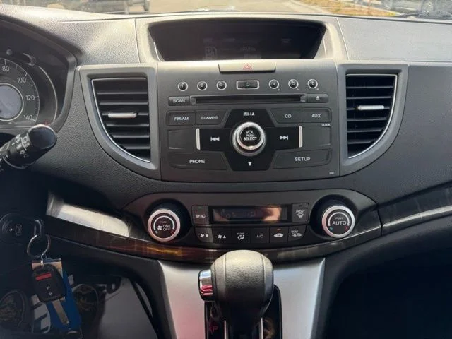Used 2014 White Honda EX-L image 28