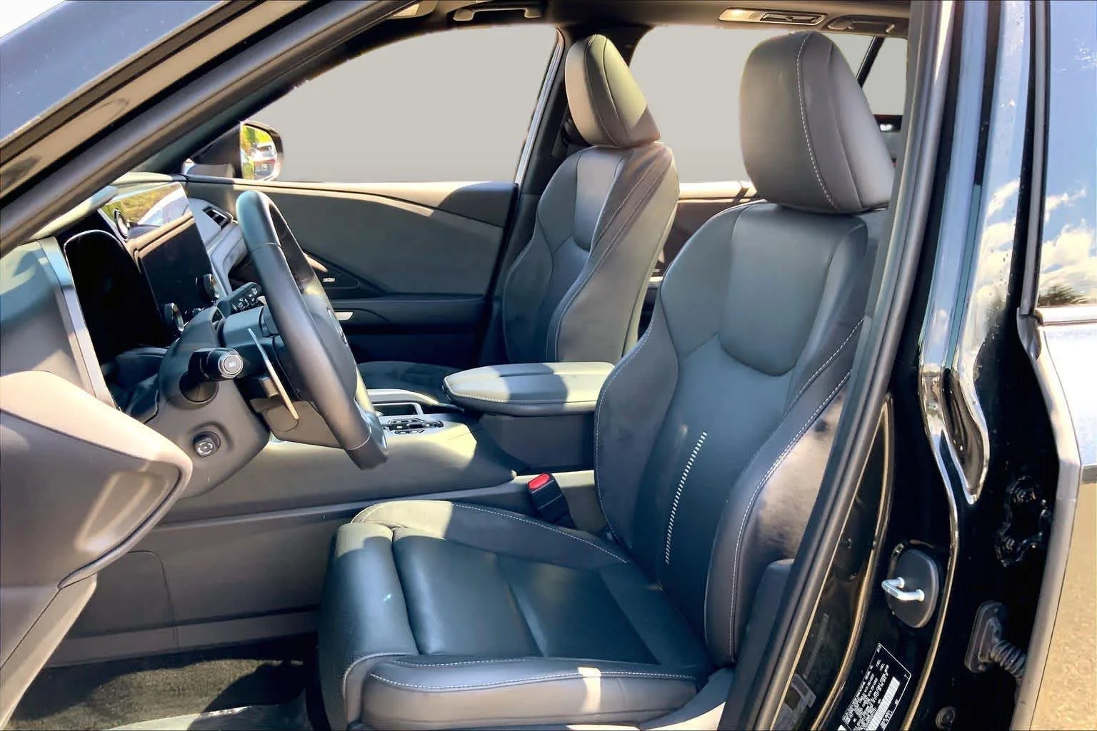 Certified Used 2025 CAVIAR Lexus Luxury image 8