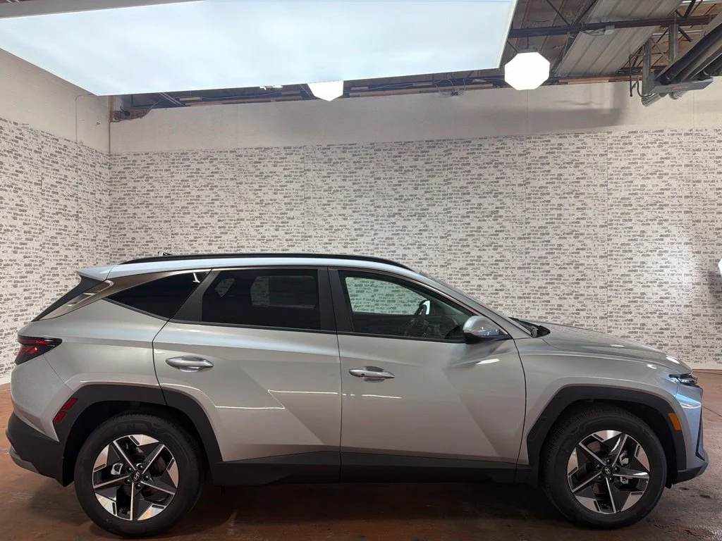 New 2026 Shimmering Silver Hyundai SEL image 8