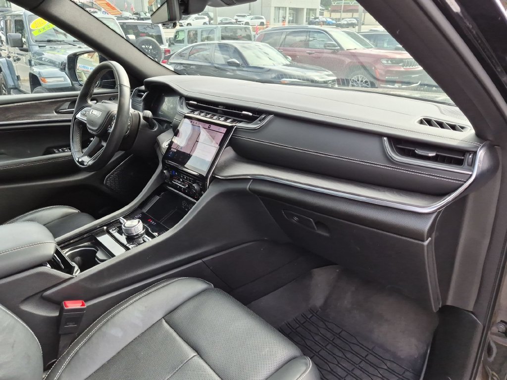 Used 2024 Black Jeep Overland image 31