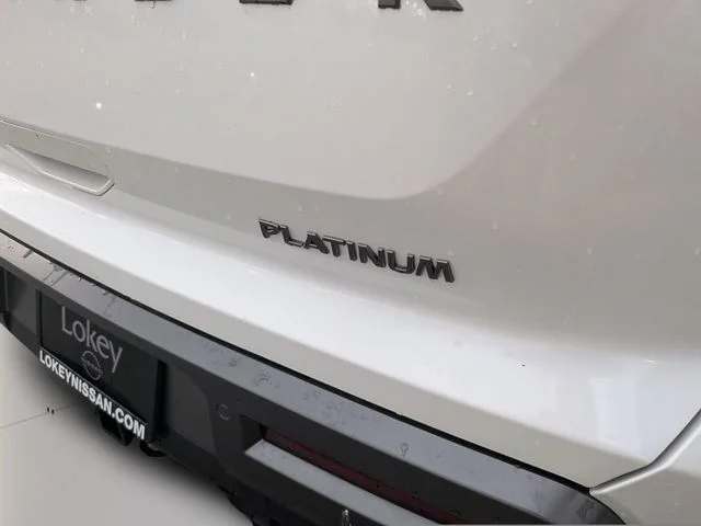 New 2026 Everest White Pearl TriCoat / Super Black Two-tone Nissan Platinum image 9