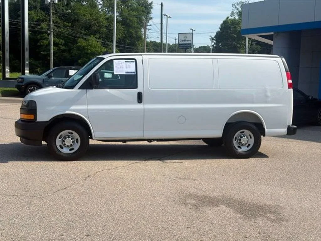 2025 Chevrolet Express Cargo Work Van - Photo 25