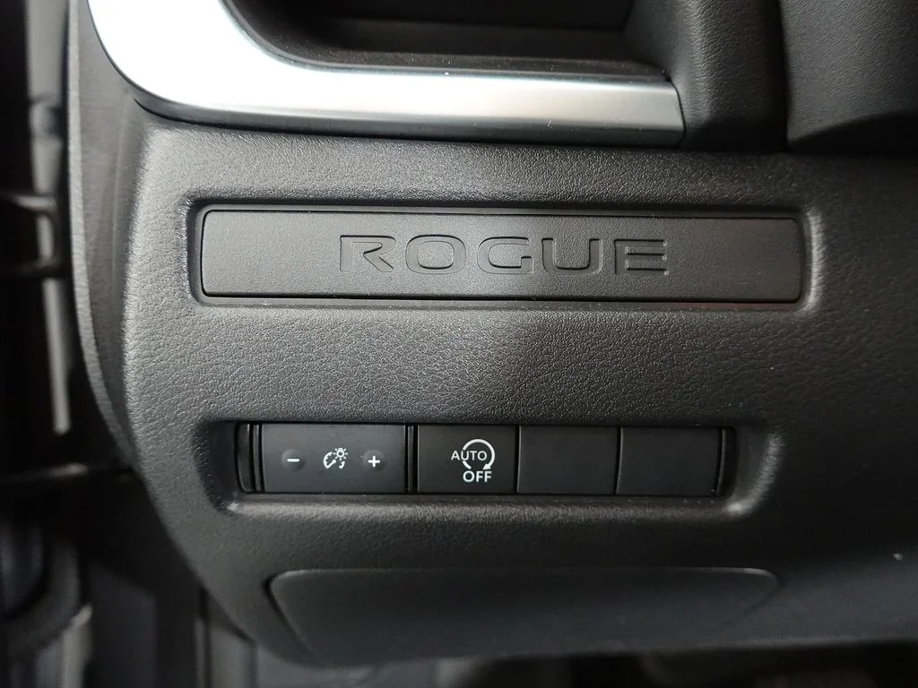 Used 2024 Gray Nissan S image 14