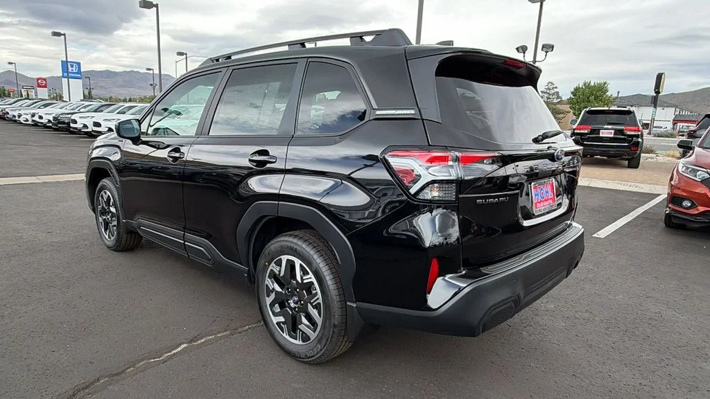 New 2026 CRYSTAL BLACK SILICA Subaru Premium image 5