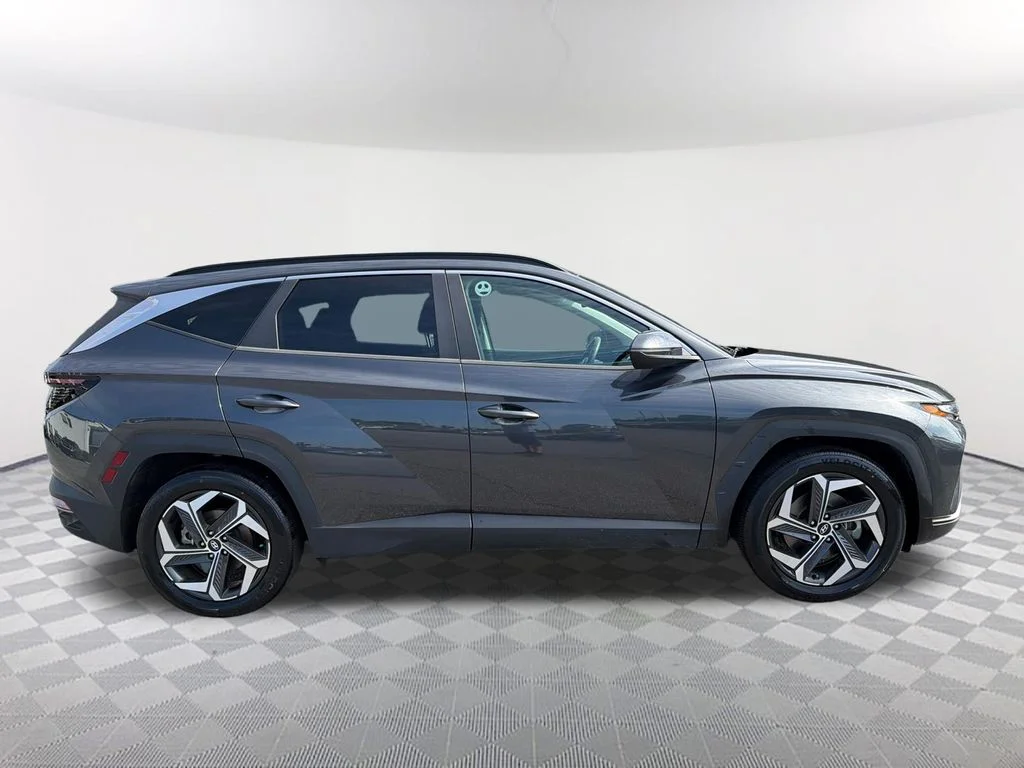 Used 2022 Gray Hyundai SEL image 4