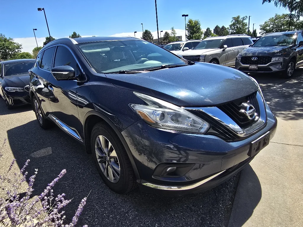 Used 2015 Arctic Blue Metallic Nissan SL image 19
