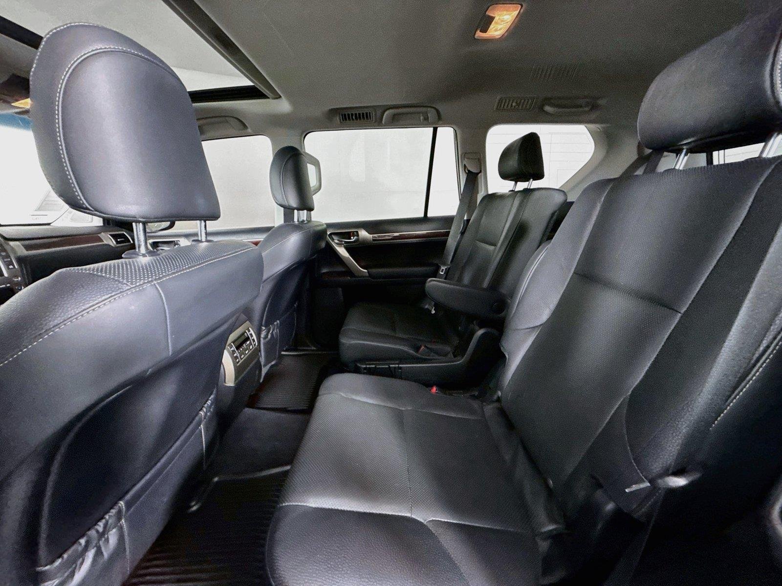 Used 2019 Nebula Gray Pearl Lexus GX 460 Premium image 33