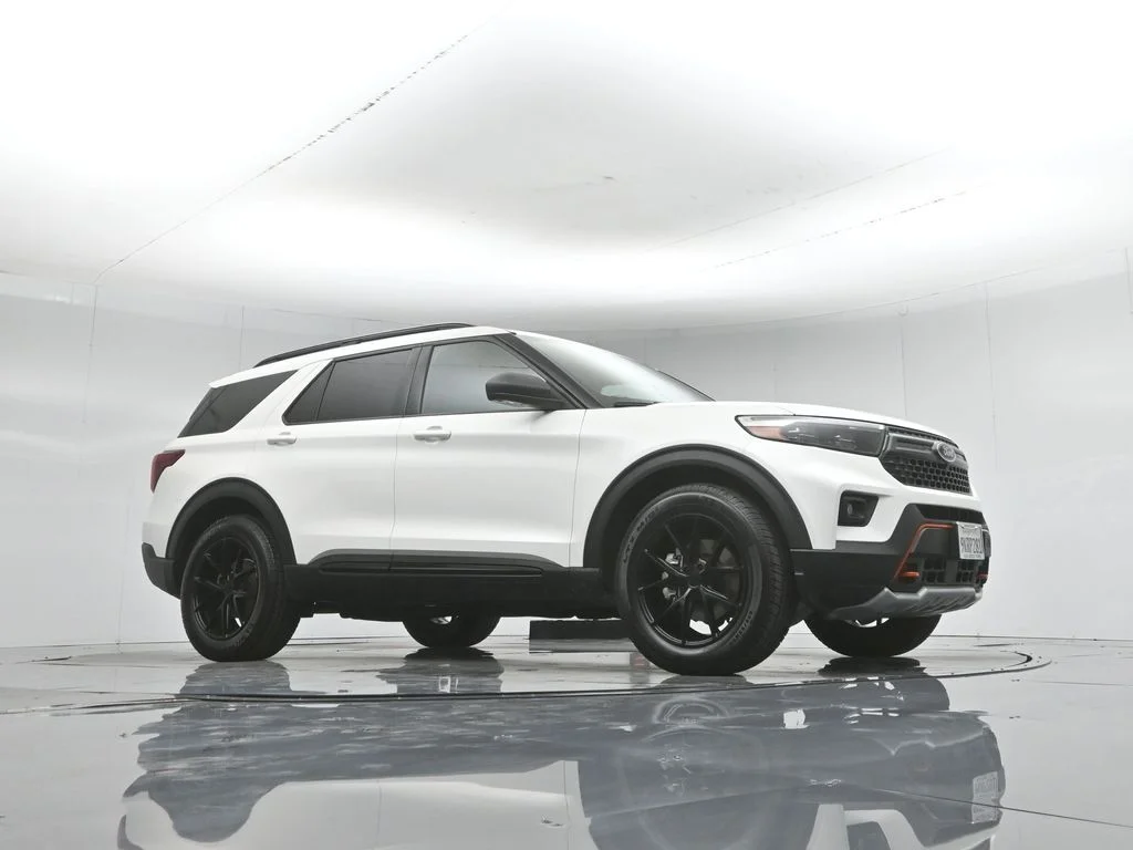 Used 2022 White Ford Timberline image 3