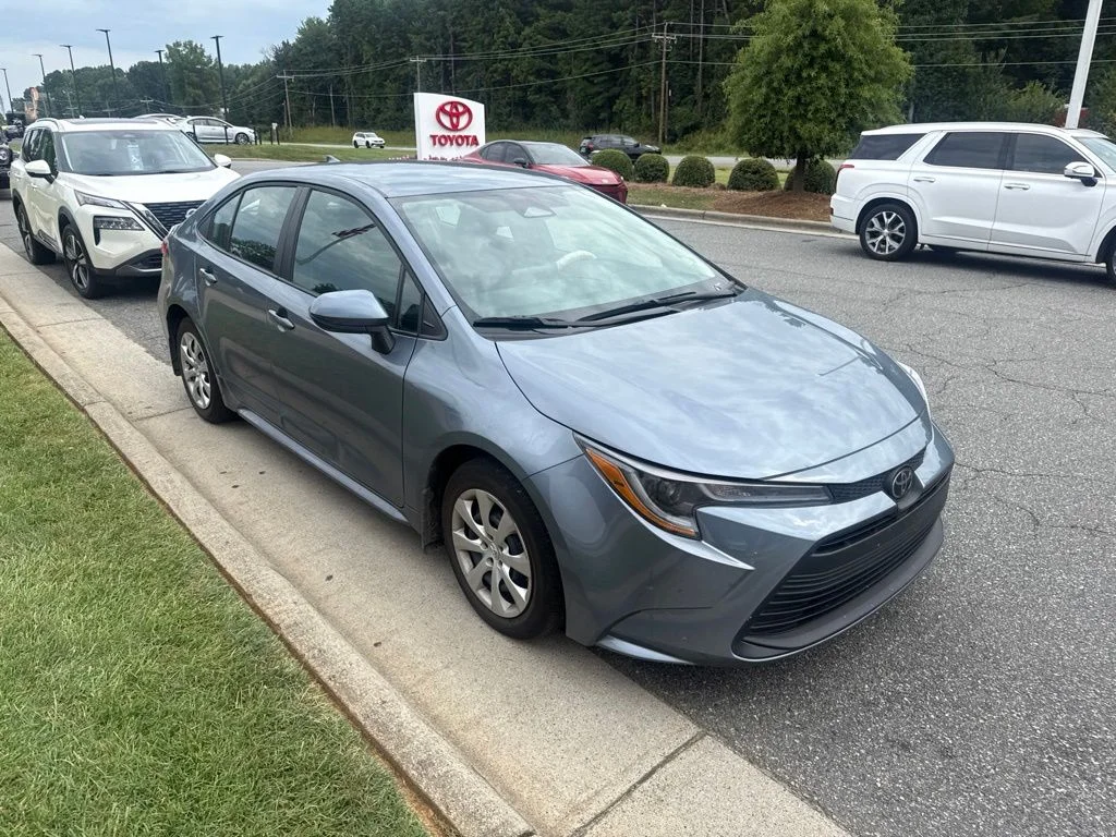 Used 2026  Toyota LE image 9