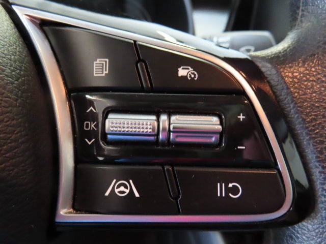 Used 2023 Snow White Pearl Kia LXS image 20