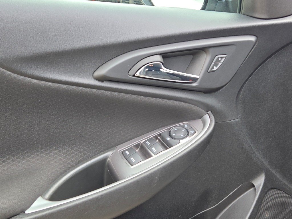Used 2024 Gray Chevrolet LT image 19