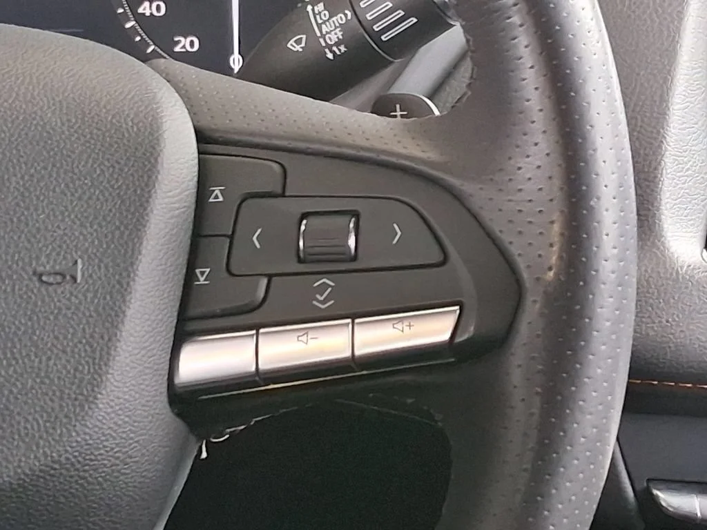 Used 2023 Crystal White Tricoat Cadillac Sport image 12