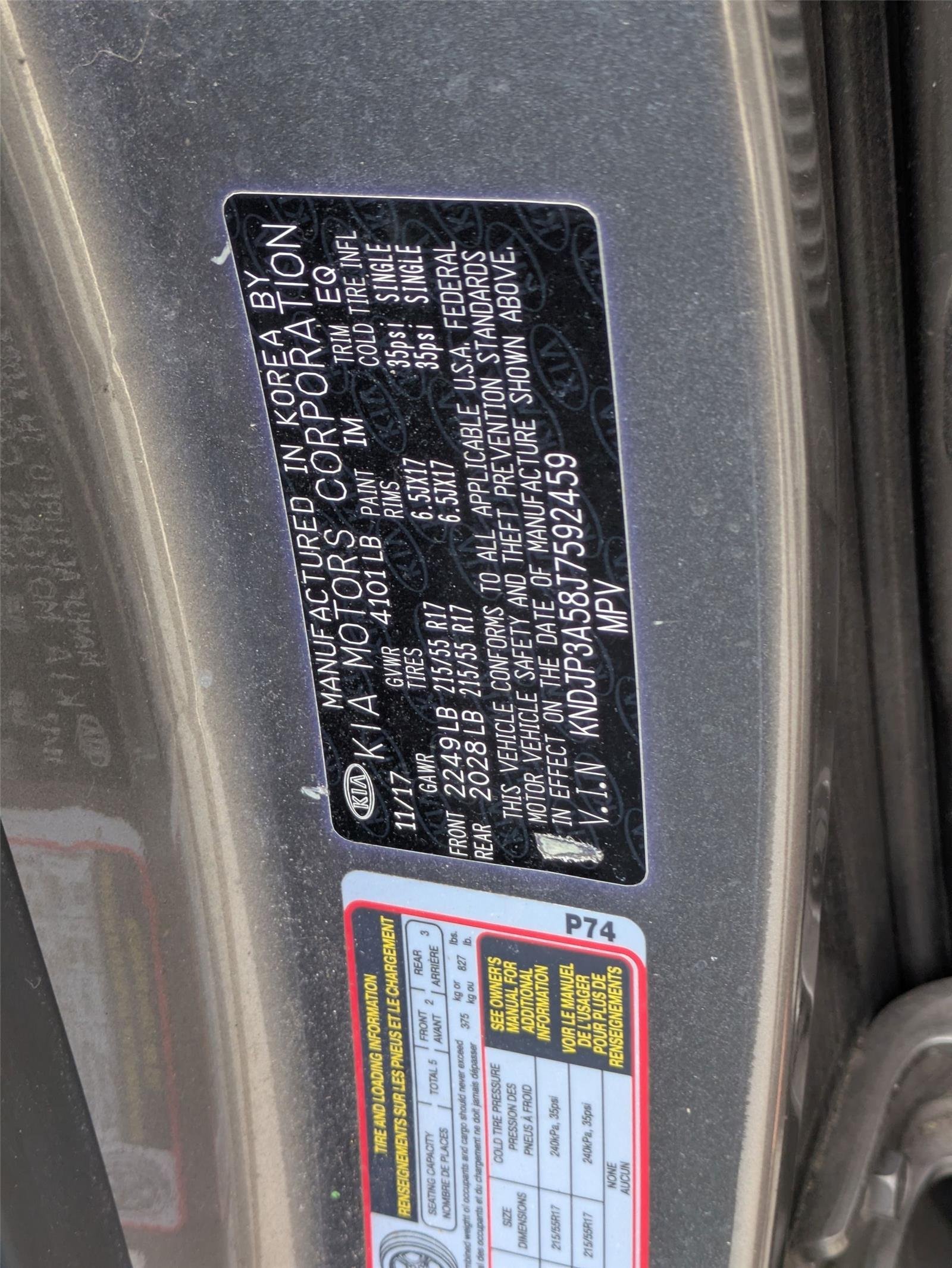 Used 2018 Titanium Gray Kia + image 37