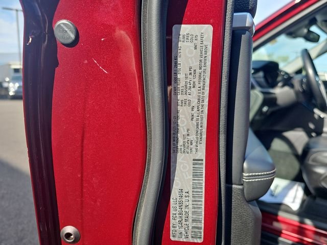 Used 2022 Red Jeep Limited image 37