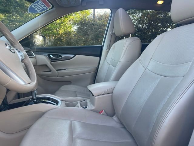 Used 2015 White Nissan SL image 7