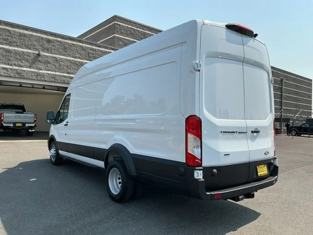 New 2026 Oxford White Ford Base image 6