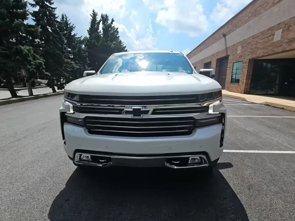Used 2021 Beige Chevrolet High Country image 2