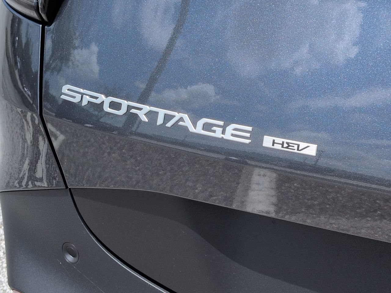 New 2027 Gravity Gray Kia LX image 14