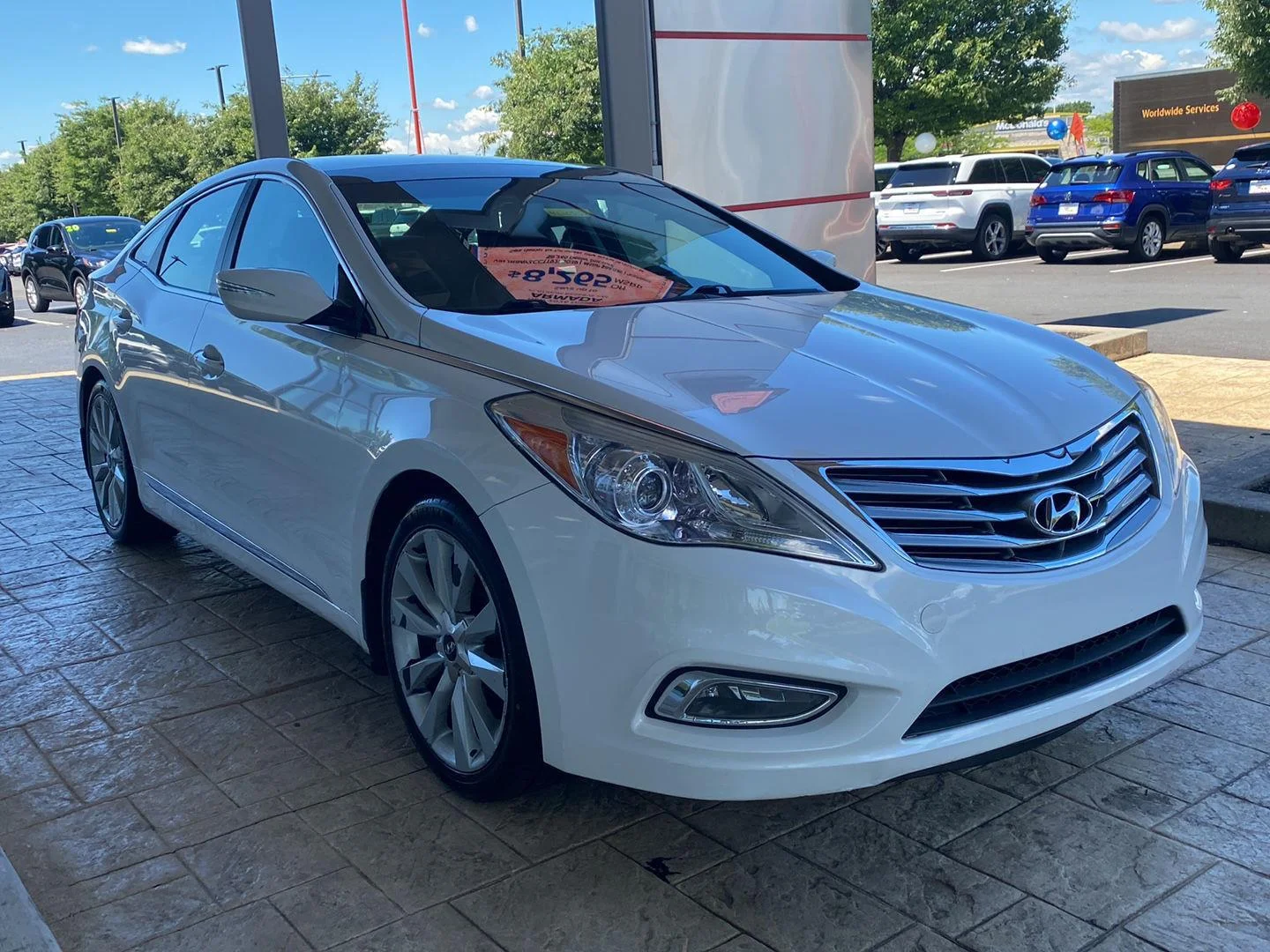 Used 2014 Diamond White Pearl Hyundai Limited image 3