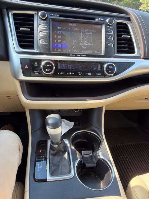 Used 2017 Red Toyota LE Plus image 11