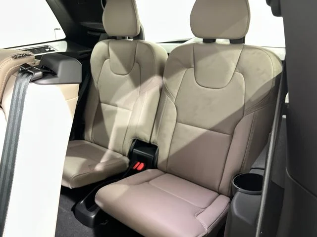 New 2026 Vapour Grey Volvo Ultra image 24