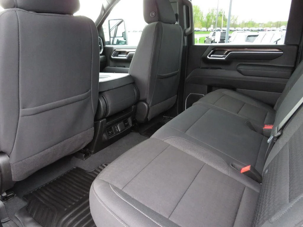 Used 2025 Lakeshore Blue Metallic Chevrolet LT image 22