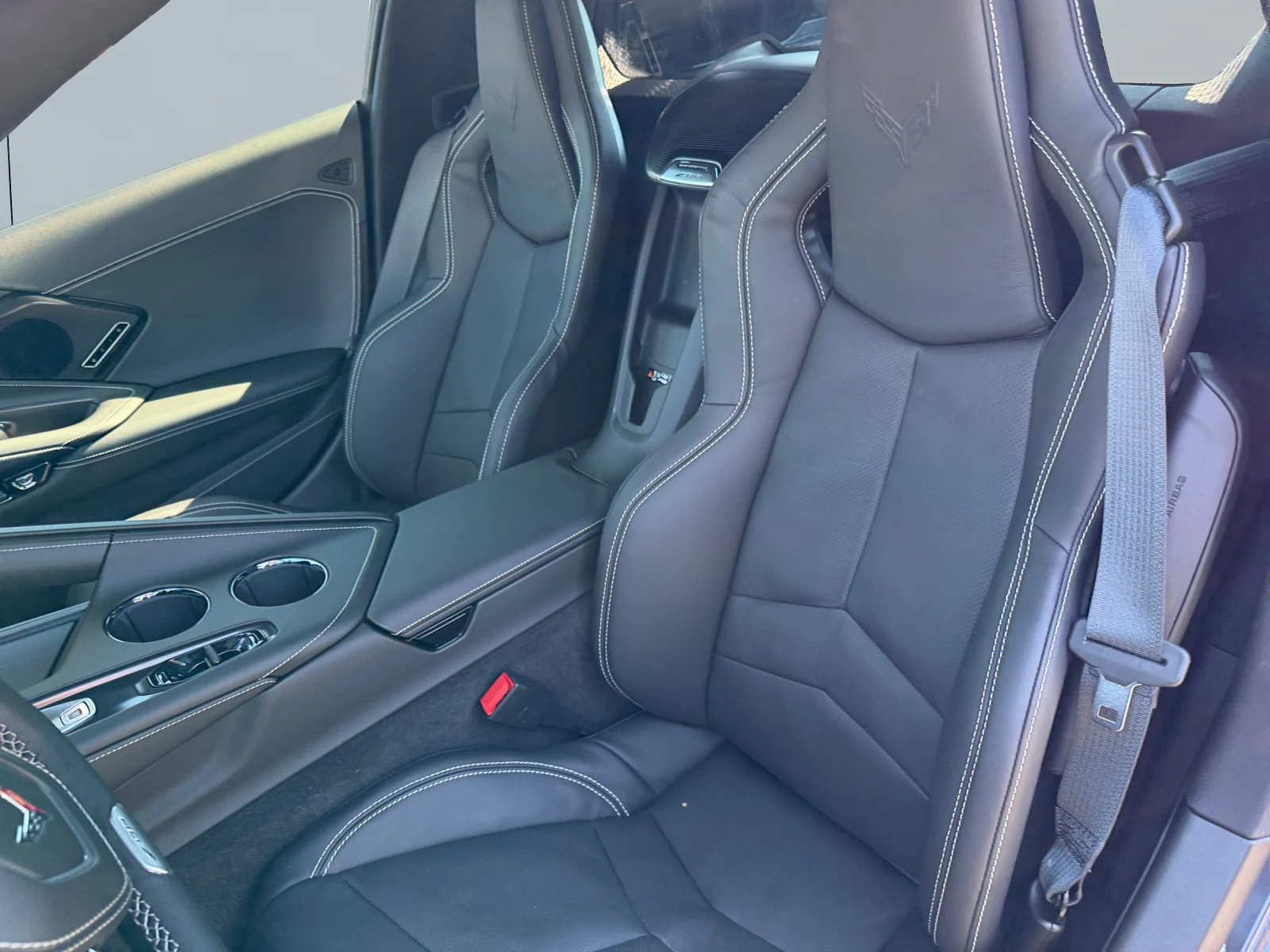 2027 Chevrolet Corvette 2LZ - Photo 16