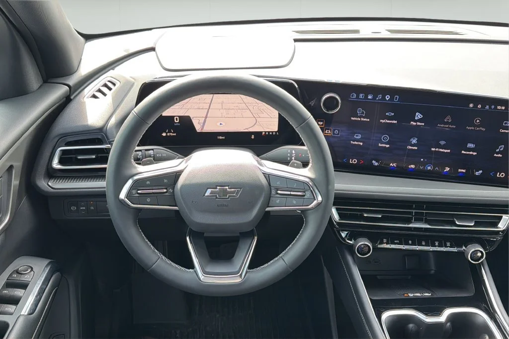 New 2027 Summit White Chevrolet LT image 21