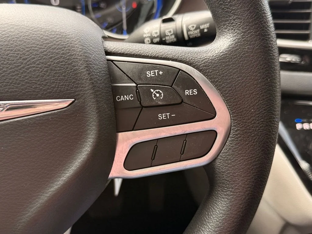 Used 2017 Molten Silver Chrysler Touring image 16