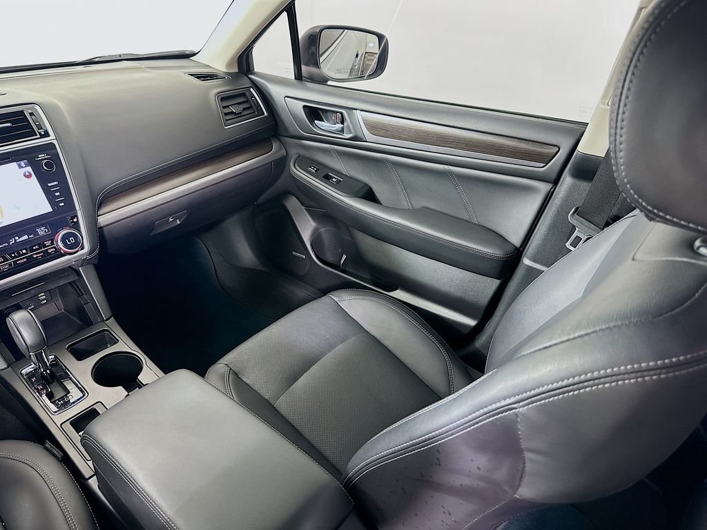 Used 2018 Silver Subaru 2.5i image 24
