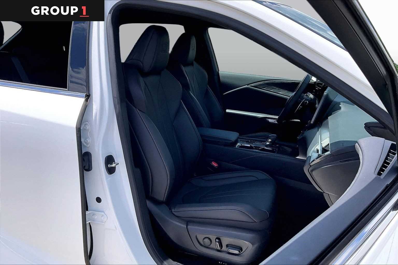 Used 2023 Ultra White Lexus F SPORT Handling image 8