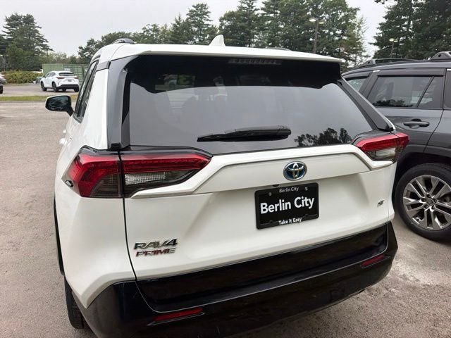 Used 2023 Ice Toyota SE image 6