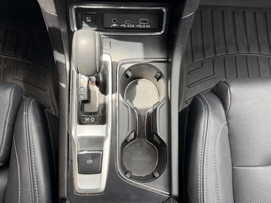 Used 2023 Ice Silver Metallic Subaru Limited image 33
