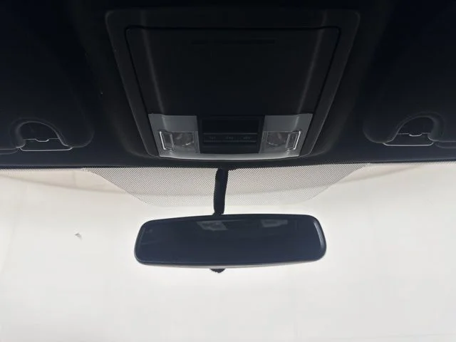 Used 2016 White Platinum Clearcoat Metallic Ford XLT image 15