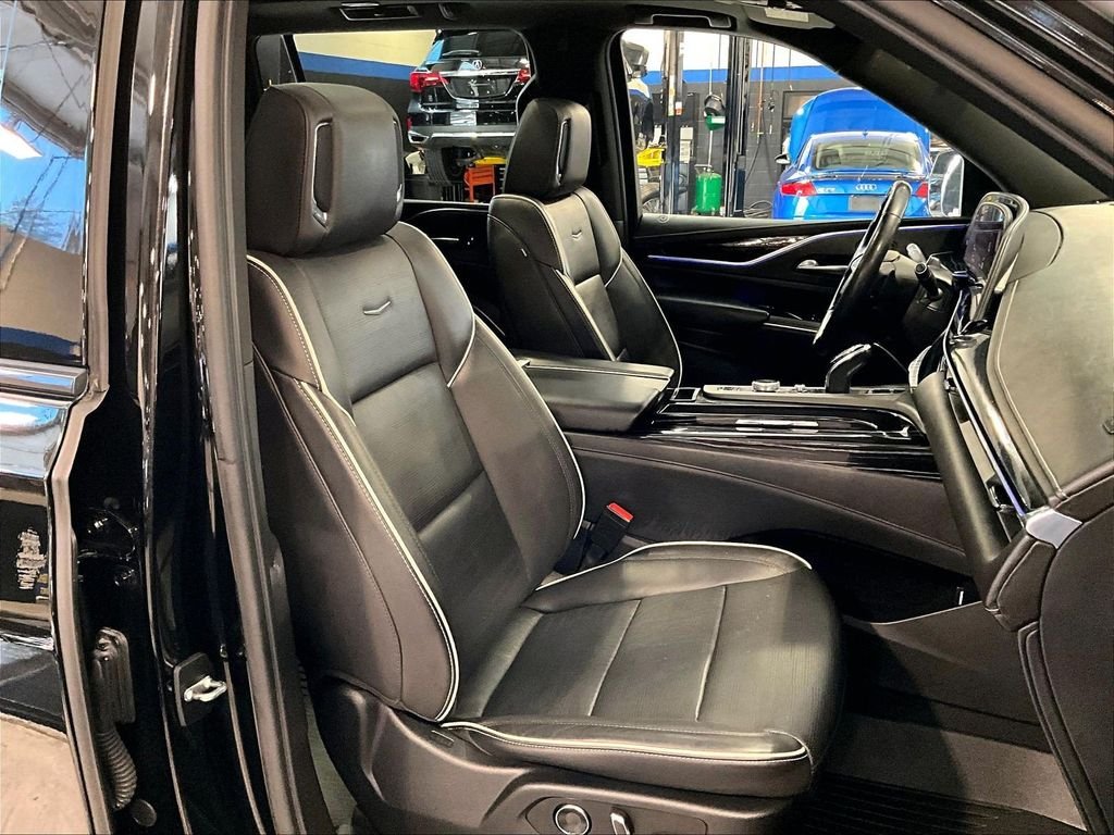 Used 2021 Black Cadillac Sport image 11