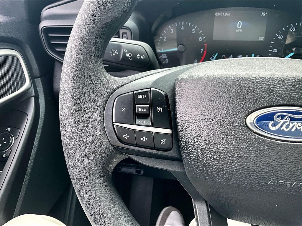Used 2022 Silver Metallic Ford Base image 23