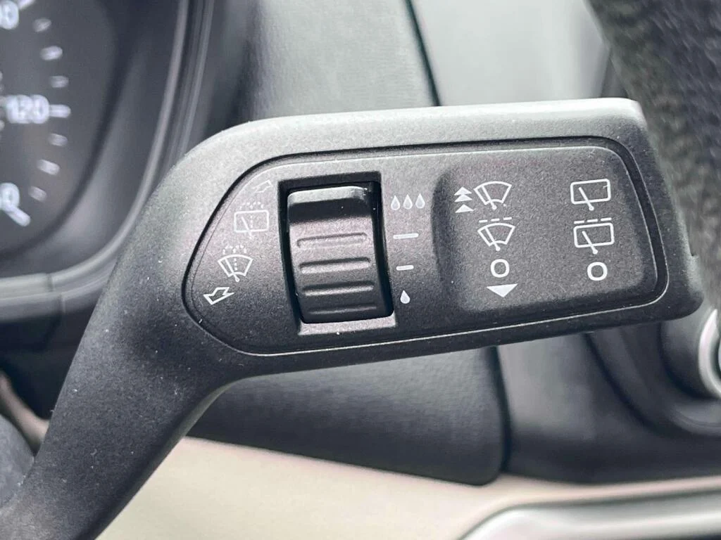 Used 2019 Moondust Silver Metallic Ford S image 31