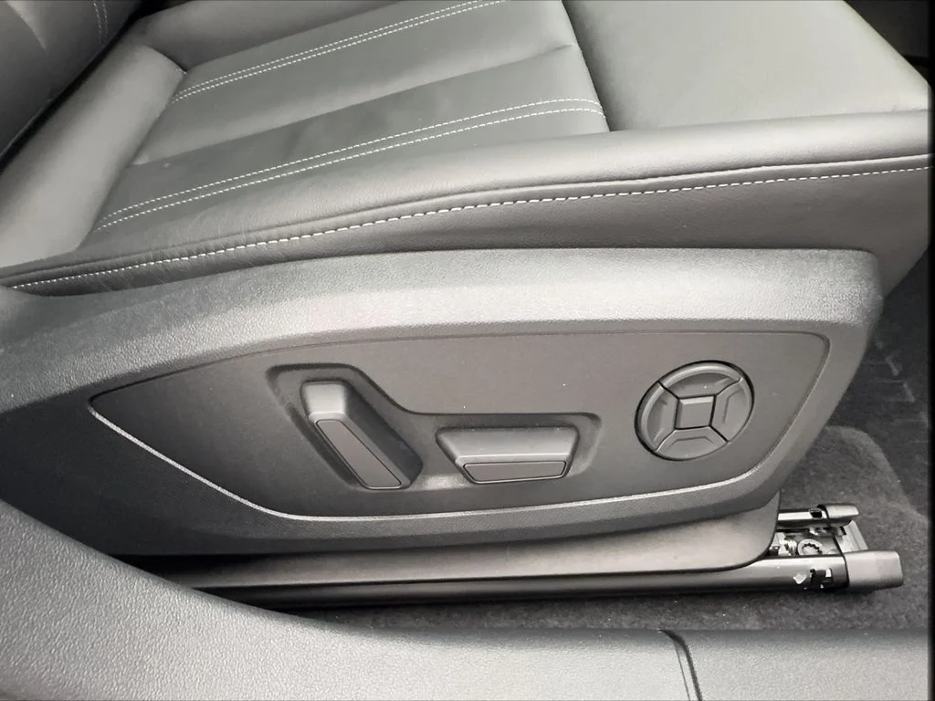 Used 2025 White Audi 40 Premium image 32
