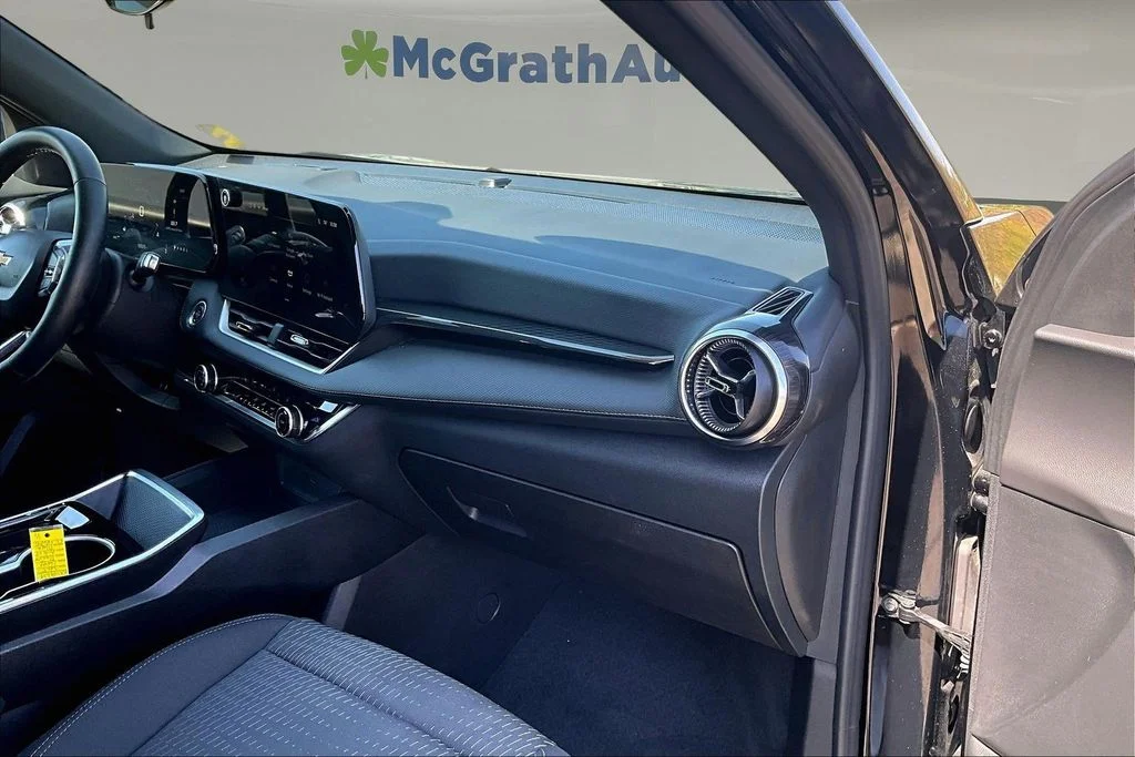 2025 Chevrolet Equinox LT - Photo 29