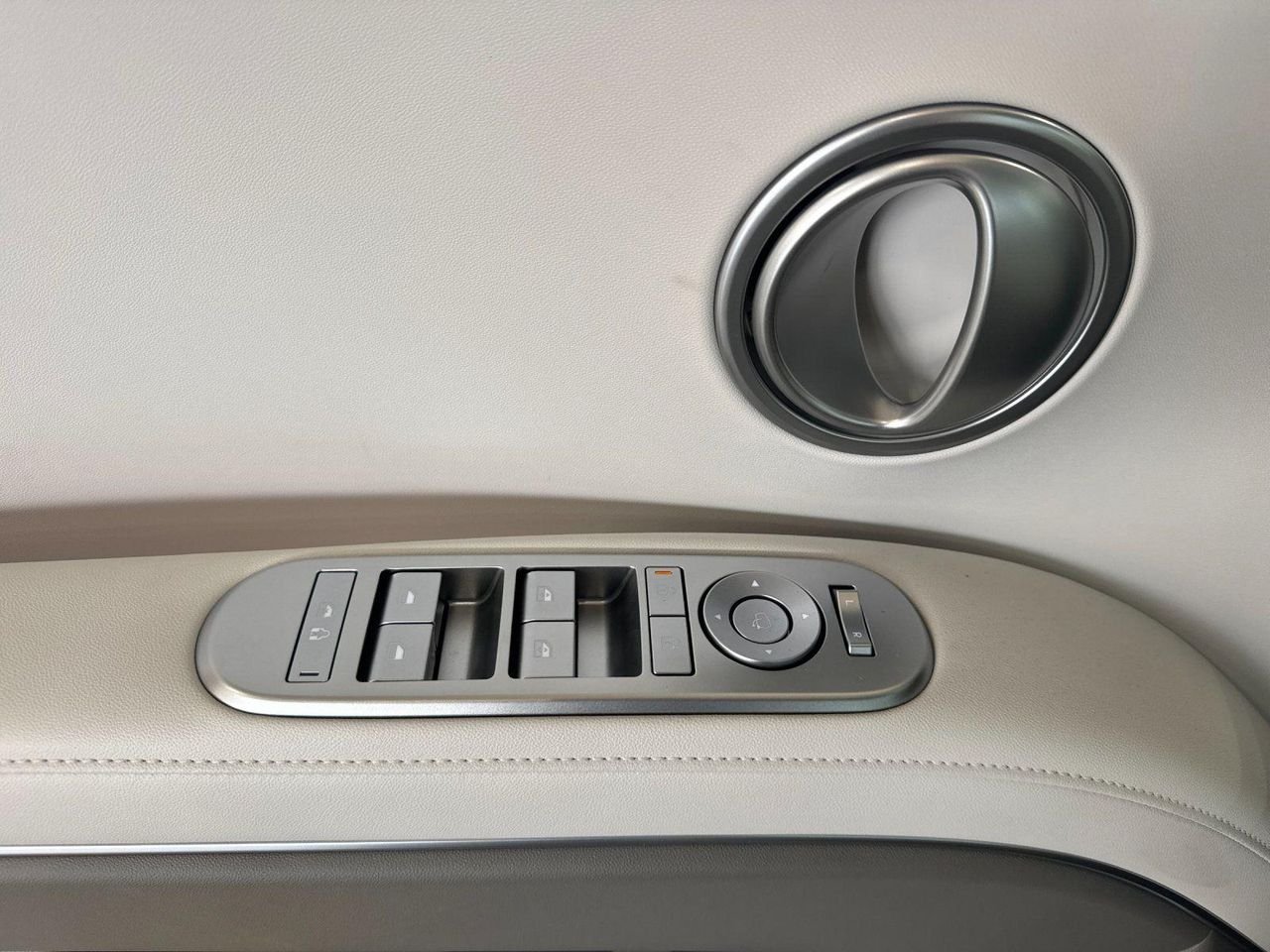 New 2026 White Hyundai Limited AWD image 10