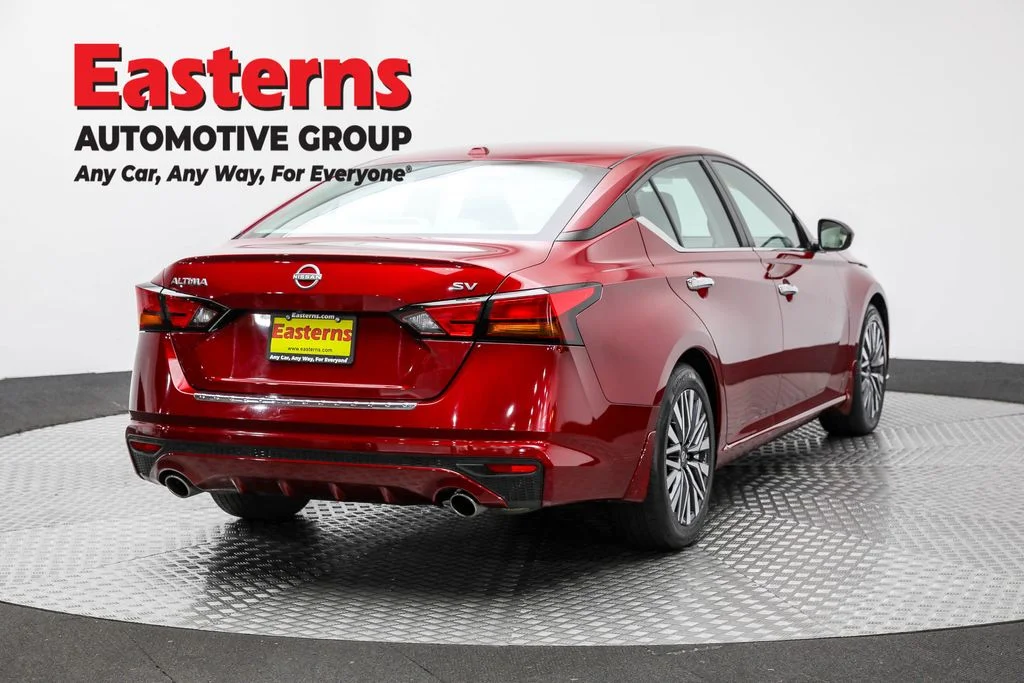 Used 2023 Red Nissan 2.5 SV image 5