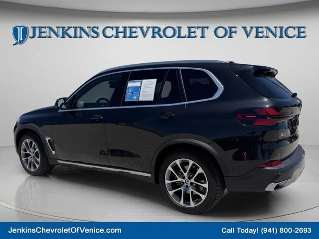 Used 2024 Black BMW sDrive40i image 8