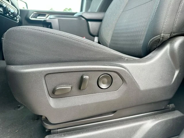 Used 2025 White Chevrolet LT image 38