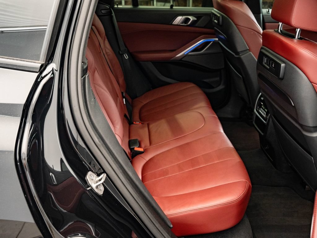 Used 2021 Black Sapphire Metallic BMW M50i image 44
