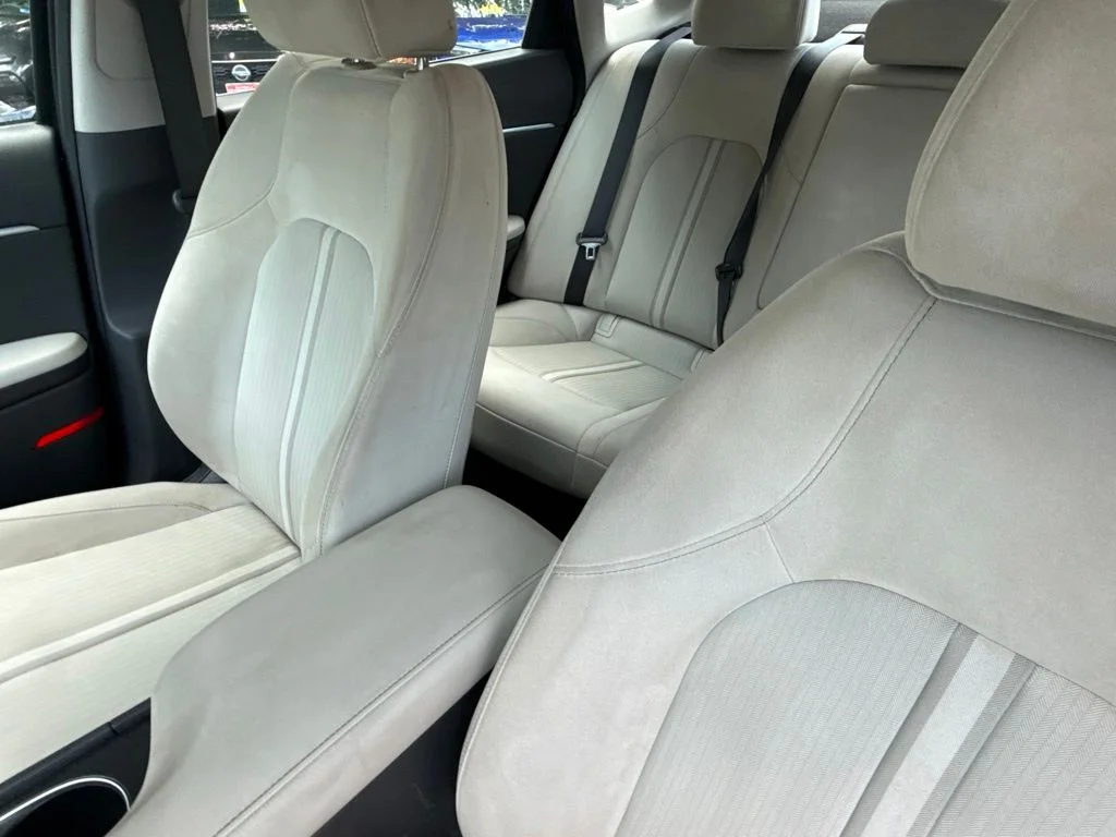 Used 2025 Blue Hyundai SEL image 17