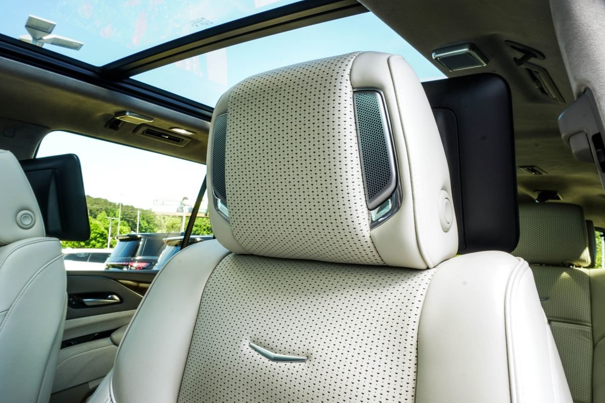 Used 2024 White Cadillac Sport Platinum image 39